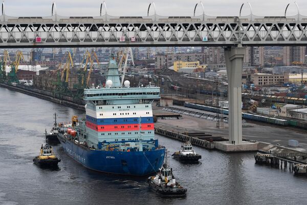 El rompehielos nuclear ruso Arktika, construido por los Astilleros del Báltico, durante las pruebas de navegación en el golfo de Finlandia, en San Petersburgo - Sputnik Mundo