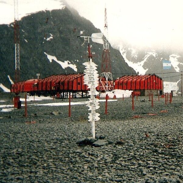 La base argentina Orcadas, la población estable humana más antigua en la Antártida (desde 1904) fotografiada en 1996 - Sputnik Mundo