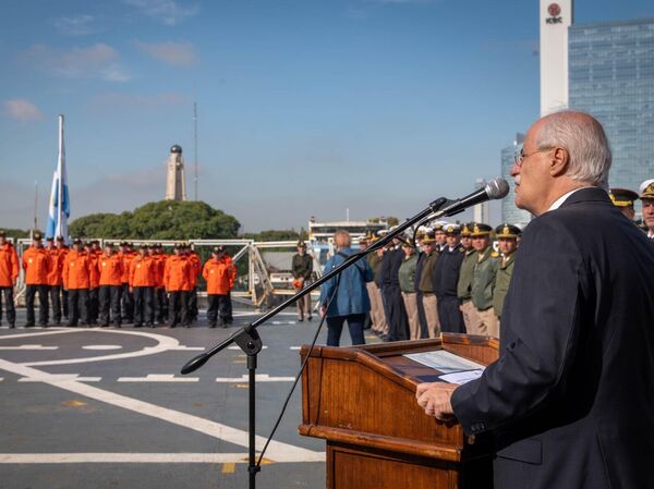Jorge Taiana, el ministro de Defensa de Argentina (2021-2023) presenta su discurso durante la visita a la Antártida - Sputnik Mundo