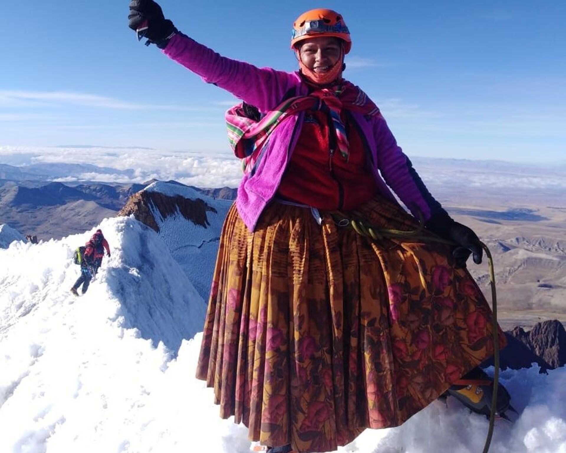 Cuatro cholitas escaladoras están reuniendo recursos para viajar en 2025 al Everest, de 8,849 metros - Sputnik Mundo, 1920, 21.02.2024