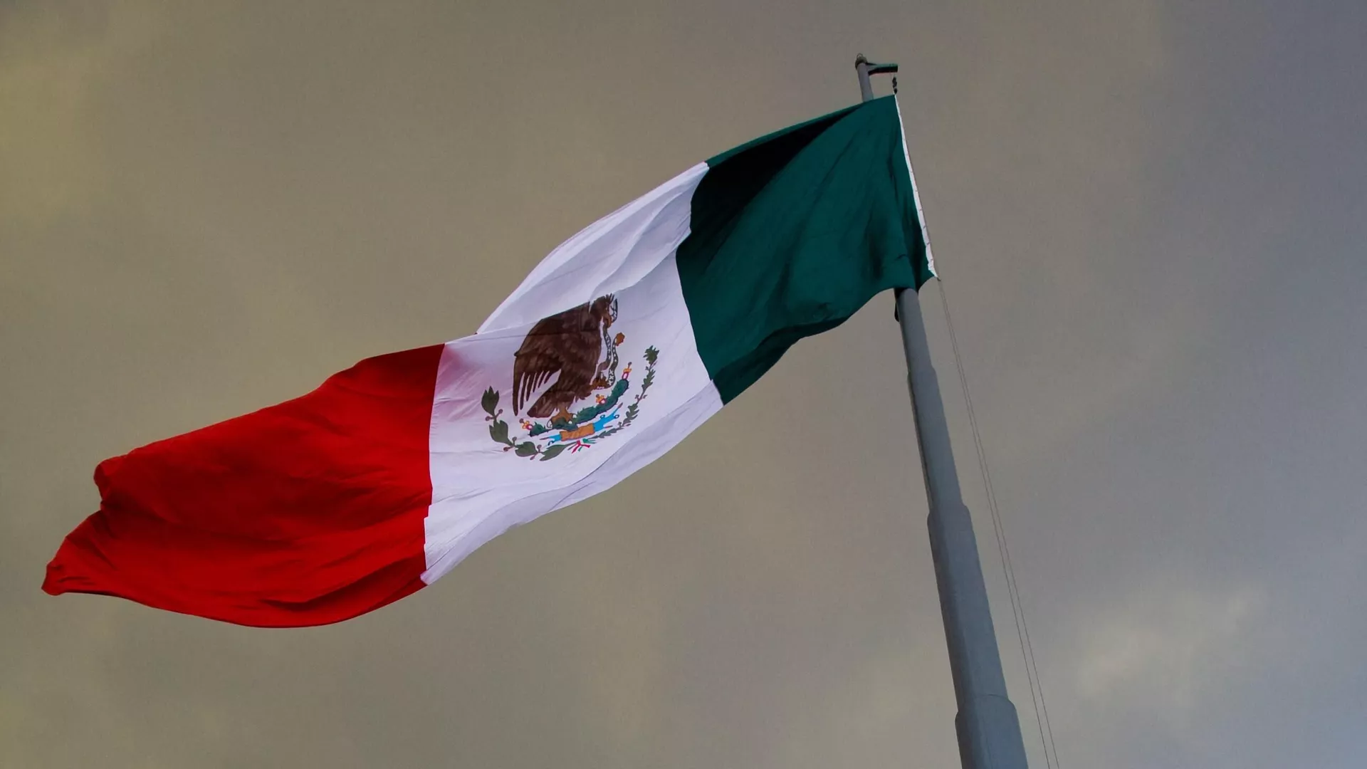 México ha pasado por diversos cambios en su modelo económico México ha pasado por diversos cambios en su modelo económico