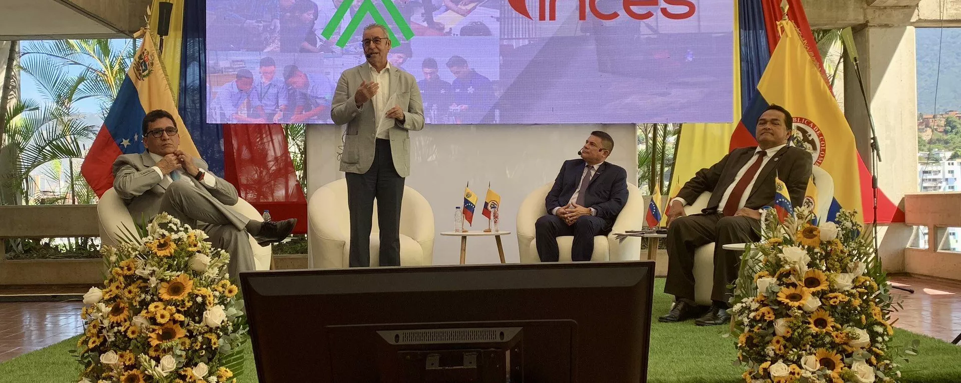 Representantes del Instituto Nacional de Capacitación y Educación Socialista (Inces) de Venezuela y del Servicio Nacional de Aprendizajes (SENA) de Colombia Representantes del Instituto Nacional de Capacitación y Educación Socialista (Inces) de Venezuela y del Servicio Nacional de Aprendizajes (SENA) de Colombia - Sputnik Mundo, 1920, 22.02.2024