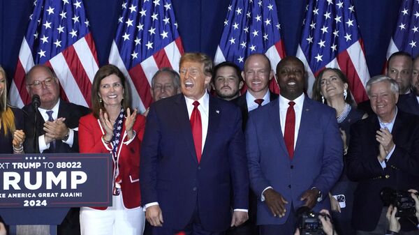 Donald Trump en las primarias republicanas en Carolina del Sur, el 24 de febrero de 2024 - Sputnik Mundo