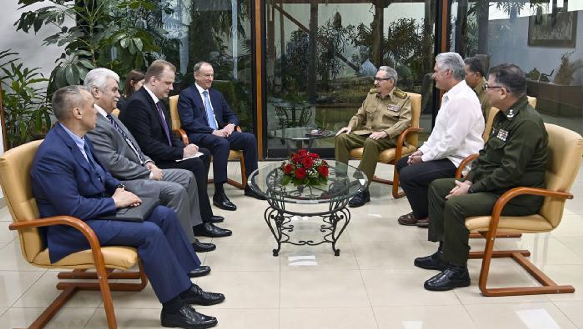 Secretario del Consejo de Seguridad de Rusia, Nikolái Pátrushev, se reúne con Raúl Castro en La Habana Secretario del Consejo de Seguridad de Rusia, Nikolái Pátrushev, se reúne con Raúl Castro en La Habana - Sputnik Mundo, 1920, 27.02.2024