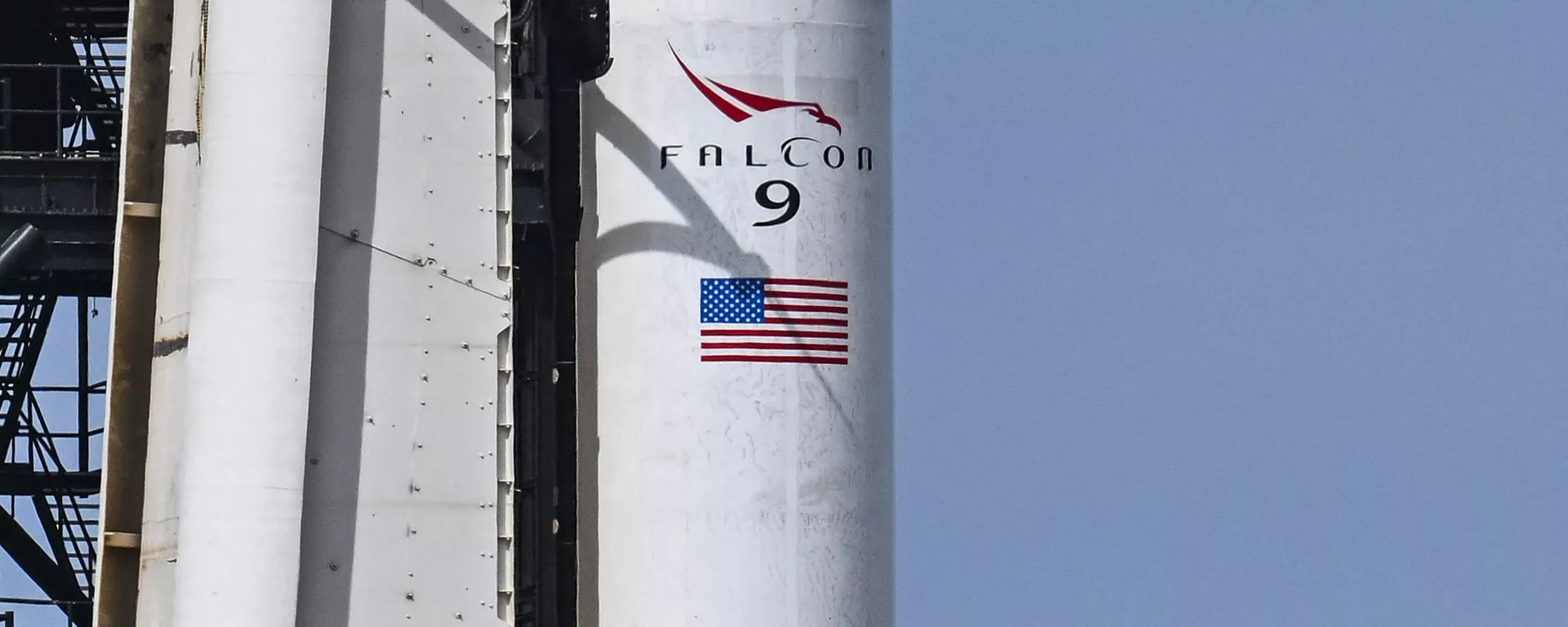 Un cohete Falcon 9 de SpaceX con la cápsula Crew Dragon Endeavour en la plataforma de lanzamiento LC-39A del Centro Espacial Kennedy antes de la misión Crew-8 en Cabo Cañaveral, Florida, el 3 de marzo de 2024 Un cohete Falcon 9 de SpaceX con la cápsula Crew Dragon Endeavour en la plataforma de lanzamiento LC-39A del Centro Espacial Kennedy antes de la misión Crew-8 en Cabo Cañaveral, Florida, el 3 de marzo de 2024 - Sputnik Mundo, 1920, 05.03.2024