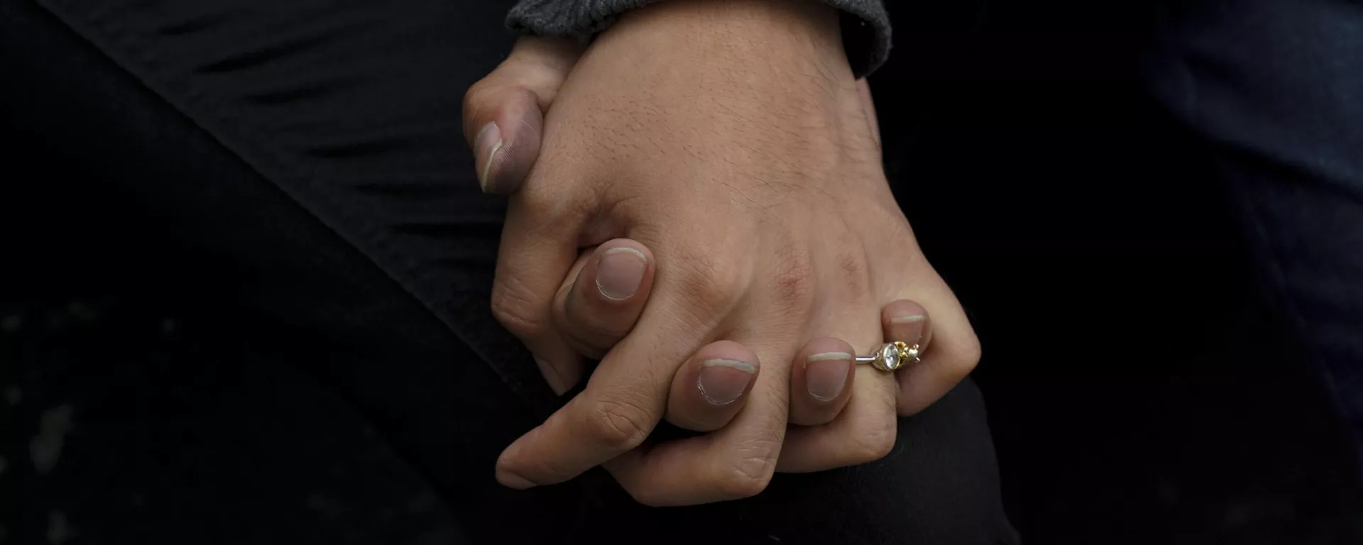 Una pareja estrecha sus manos en México (archivo) - Sputnik Mundo, 1920, 31.03.2024