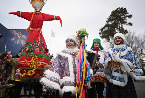Уличное шествие в честь начала Масленицы ы Москве Уличное шествие в честь начала Масленицы ы Москве