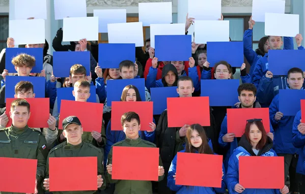 Un flash mob para conmemorar el 10.º aniversario de la reunificación de Crimea y Sebastopol con Rusia, en Tatarstán. Un flash mob para conmemorar el 10.º aniversario de la reunificación de Crimea y Sebastopol con Rusia, en Tatarstán. - Sputnik Mundo