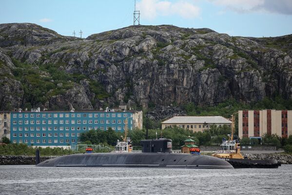 Crucero submarino estratégico Knyaz Vladimir, del proyecto 955A Borei, en la base principal de la Flota del Norte en Gadzhievo. - Sputnik Mundo