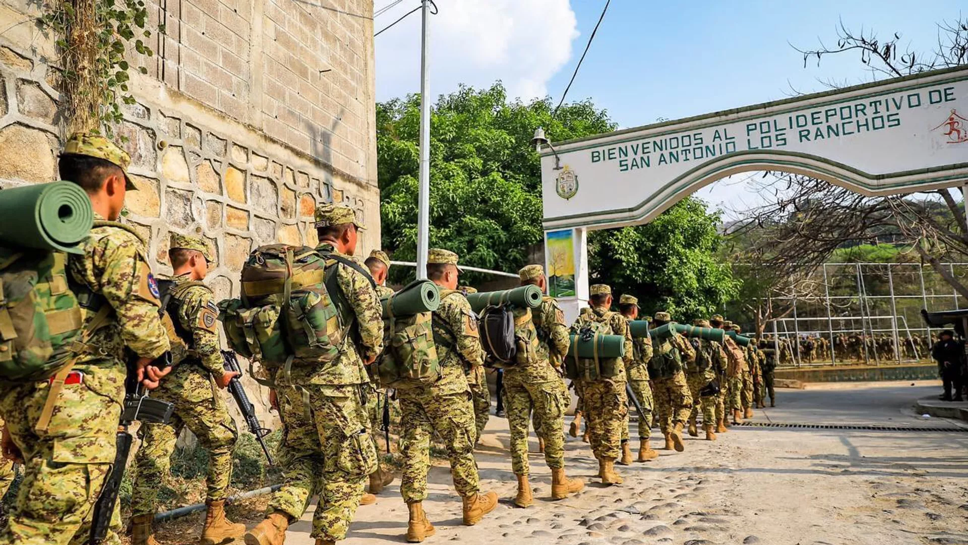 Militares participantes de una operación anti-pandillas en El Salvador Militares participantes de una operación anti-pandillas en El Salvador - Sputnik Mundo, 1920, 25.03.2024