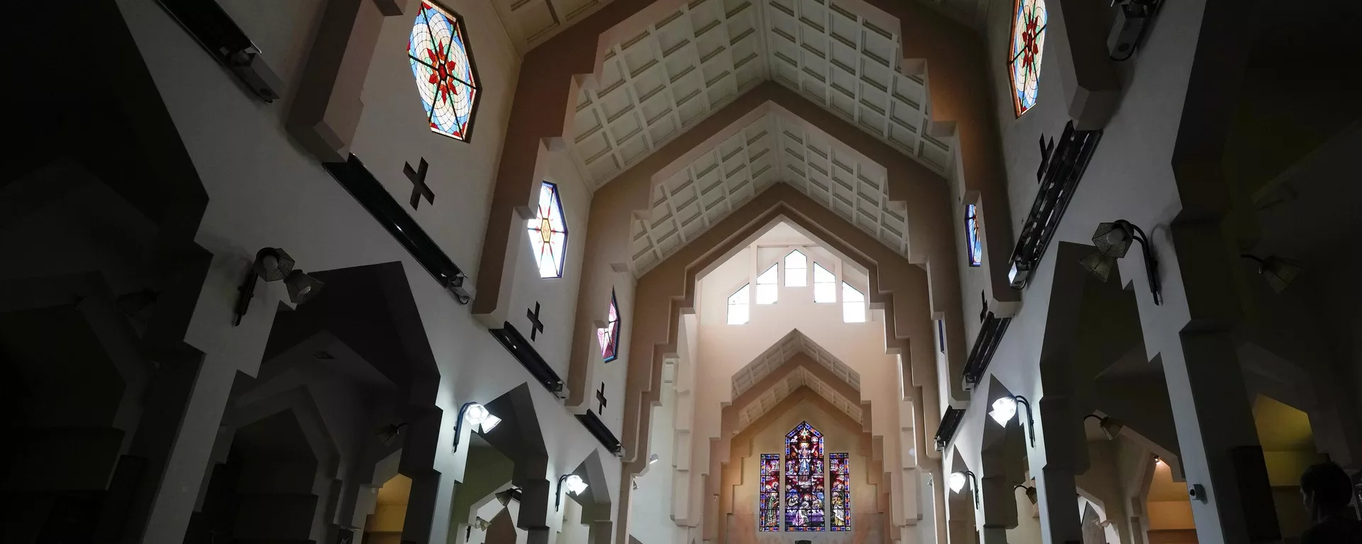 Católicos asisten a misa en la iglesia católica María Auxiliadora en La Paz, Bolivia, el 26 de mayo de 2023  - Sputnik Mundo, 1920, 28.03.2024