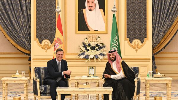 Pedro Sánchez y Mohammed bin Salman - Sputnik Mundo