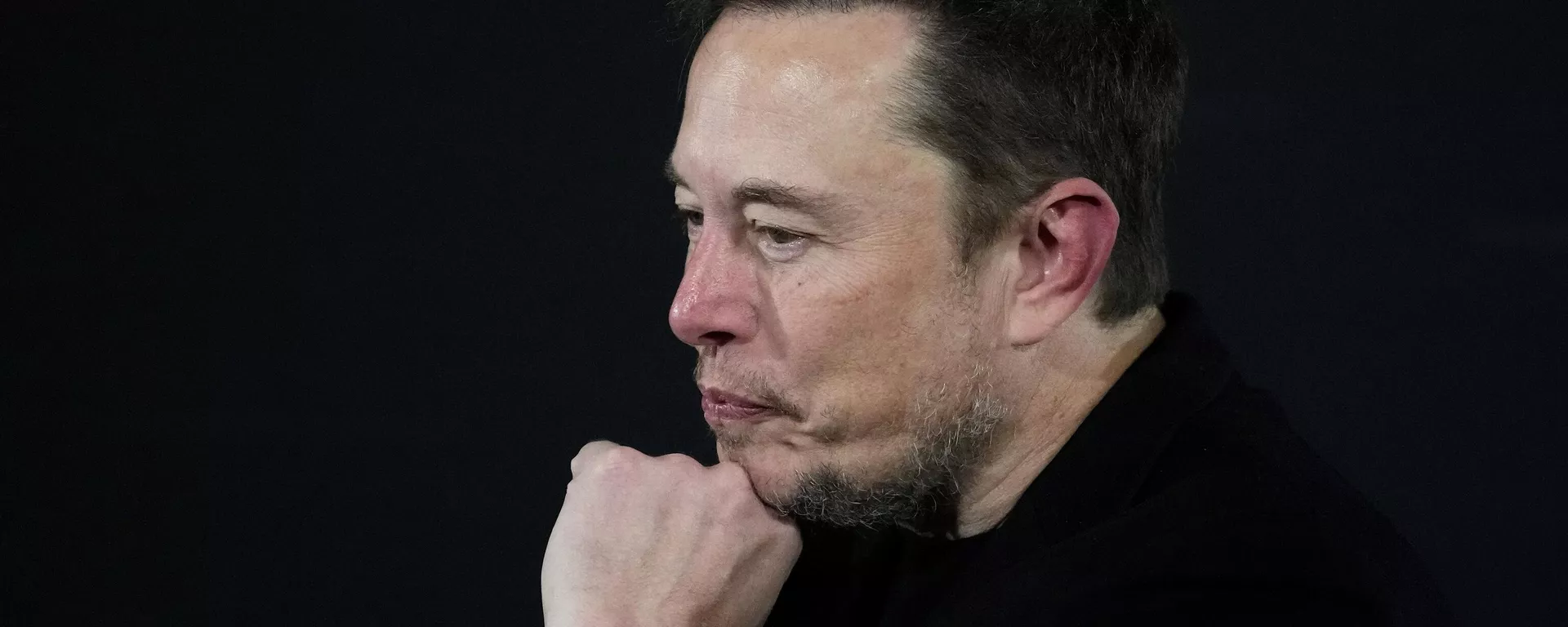 Elon Musk, director ejecutivo de Tesla y SpaceX, hace una pausa durante un evento de conversación con el primer ministro británico en Londres, el 2 de noviembre de 2023 Elon Musk, director ejecutivo de Tesla y SpaceX, hace una pausa durante un evento de conversación con el primer ministro británico en Londres, el 2 de noviembre de 2023 - Sputnik Mundo, 1920, 05.07.2025