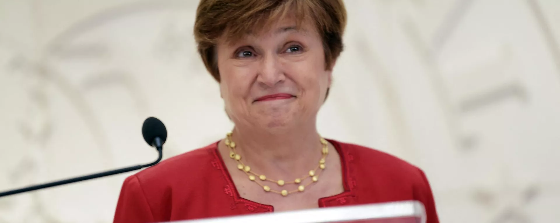 Kristalina Georgieva, directora gerente del Fondo Monetario Internacional (FMI), habla en una conferencia de prensa en la sede del FMI, en Washington, EEUU  - Sputnik Mundo, 1920, 29.04.2024