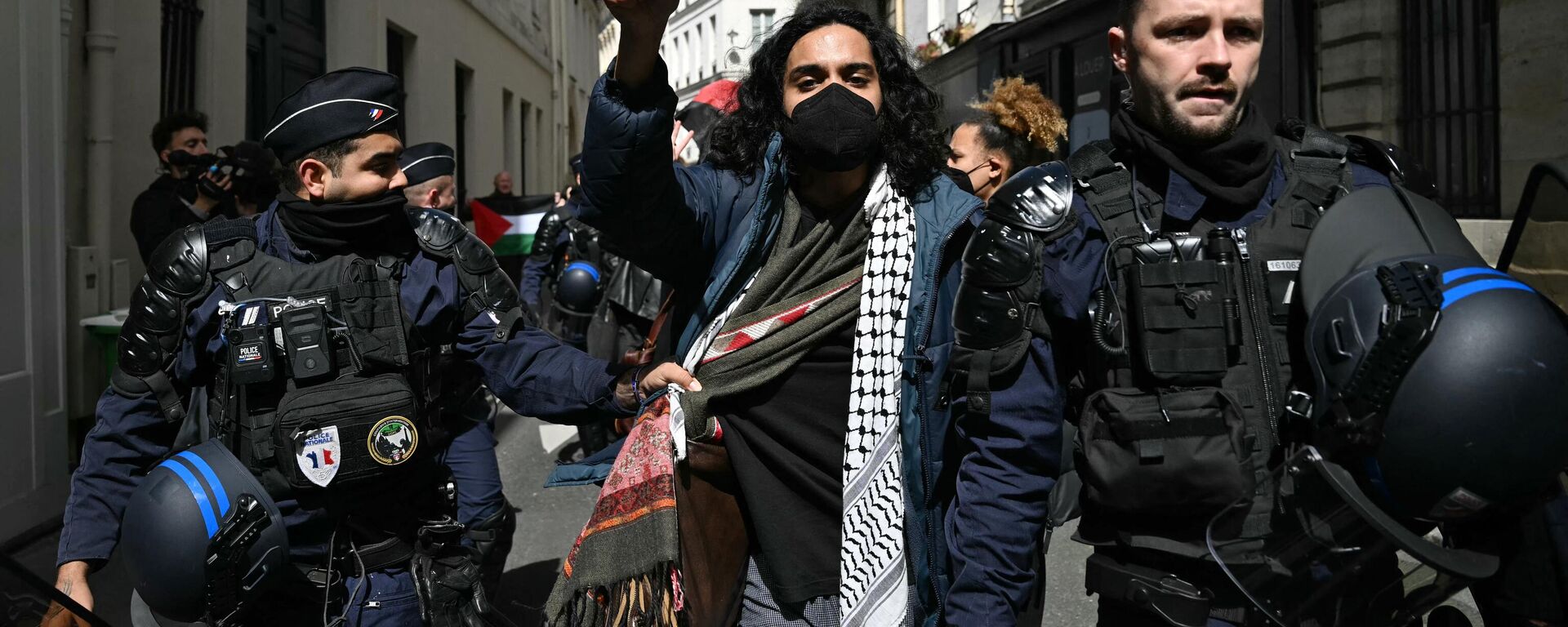 La Policía de París dispersa una protesta propalestina en la universidad Sciences Po, Francia - Sputnik Mundo, 1920, 03.05.2024