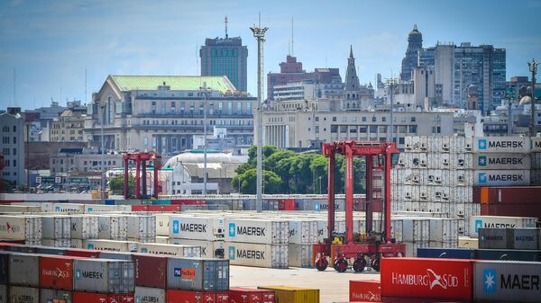 Contenedores en Montevideo (archivo) - Sputnik Mundo