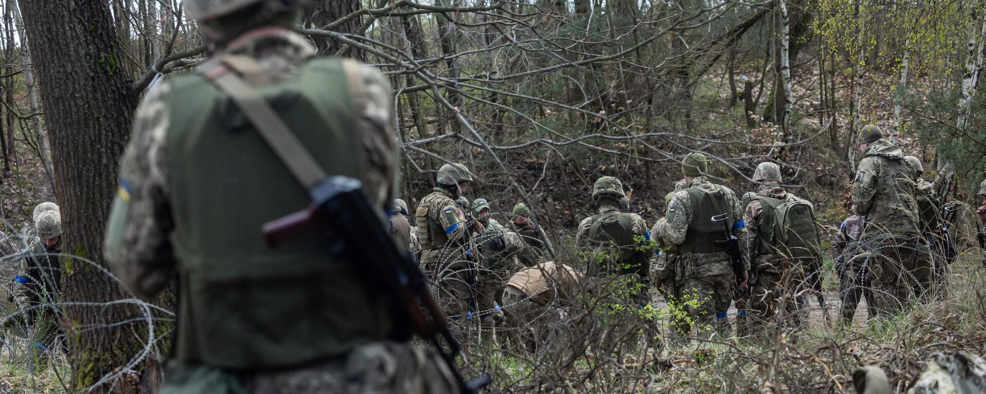 Soldados ucranianos se preparan para participar en un entrenamiento militar con militares franceses (archivo) - Sputnik Mundo, 1920, 08.05.2024