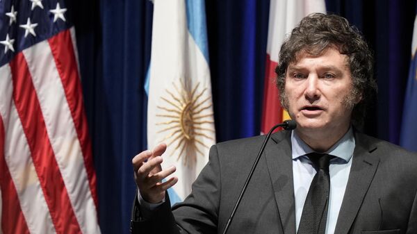 El presidente argentino, Javier Milei, durante un evento en la Universidad Internacional de Florida, EEUU, en abril de 2024 - Sputnik Mundo