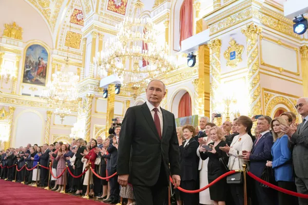 El presidente electo de Rusia, Vladímir Putin, en la ceremonia de investidura en el Kremlin. El presidente electo de Rusia, Vladímir Putin, en la ceremonia de investidura en el Kremlin. - Sputnik Mundo