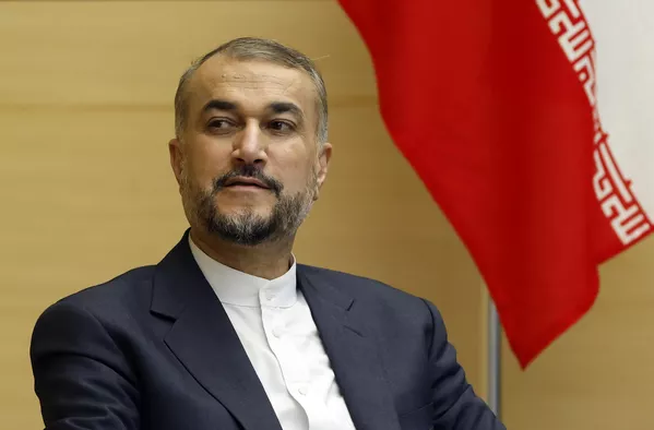 Abdolahián antes de su reunión con el primer ministro japonés Fumio Kishida en Tokio, el 7 de agosto de 2023. Los dos altos funcionarios discutieron la cooperación bilateral, así como el acuerdo nuclear iraní. Abdolahián antes de su reunión con el primer ministro japonés Fumio Kishida en Tokio, el 7 de agosto de 2023. Los dos altos funcionarios discutieron la cooperación bilateral, así como el acuerdo nuclear iraní. - Sputnik Mundo