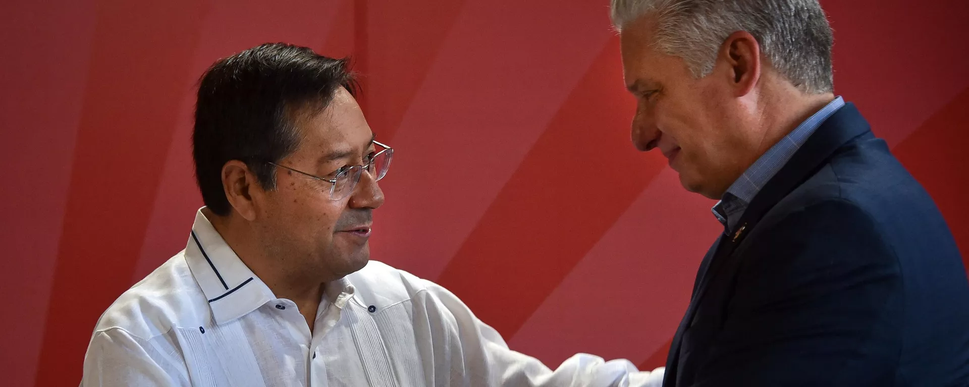 Luis Arce y Miguel Díaz-Canel, presidentes de Bolivia y Cuba - Sputnik Mundo, 1920, 25.05.2024