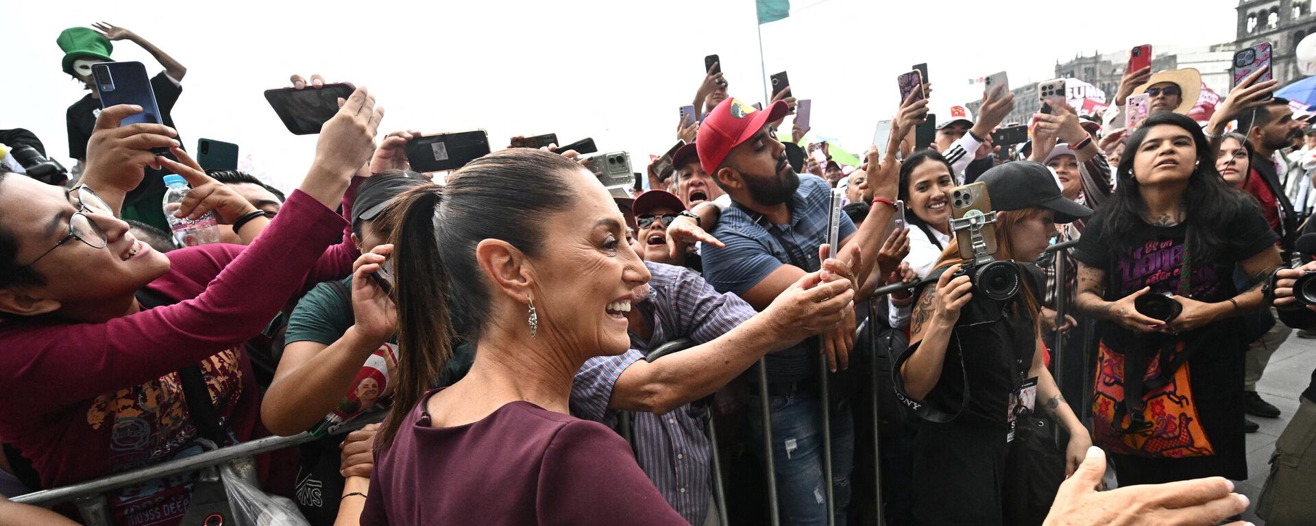 Claudia Sheinbaum durante su cierre de campaña presidencial en el Zócalo de la Ciudad de México - Sputnik Mundo, 1920, 30.05.2024