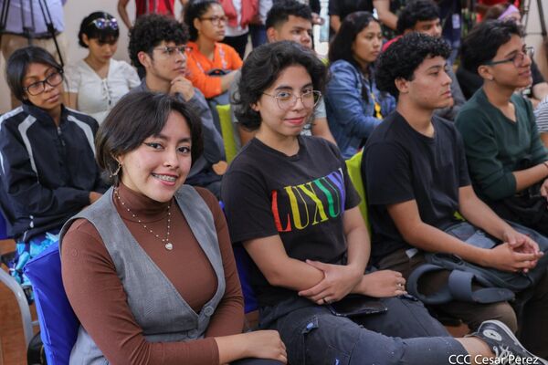 Participantes de las clases magistrales SputnikPro en la Universidad Nacional Autónoma de Nicaragua en Managua, 30 de mayo 2024 - Sputnik Mundo