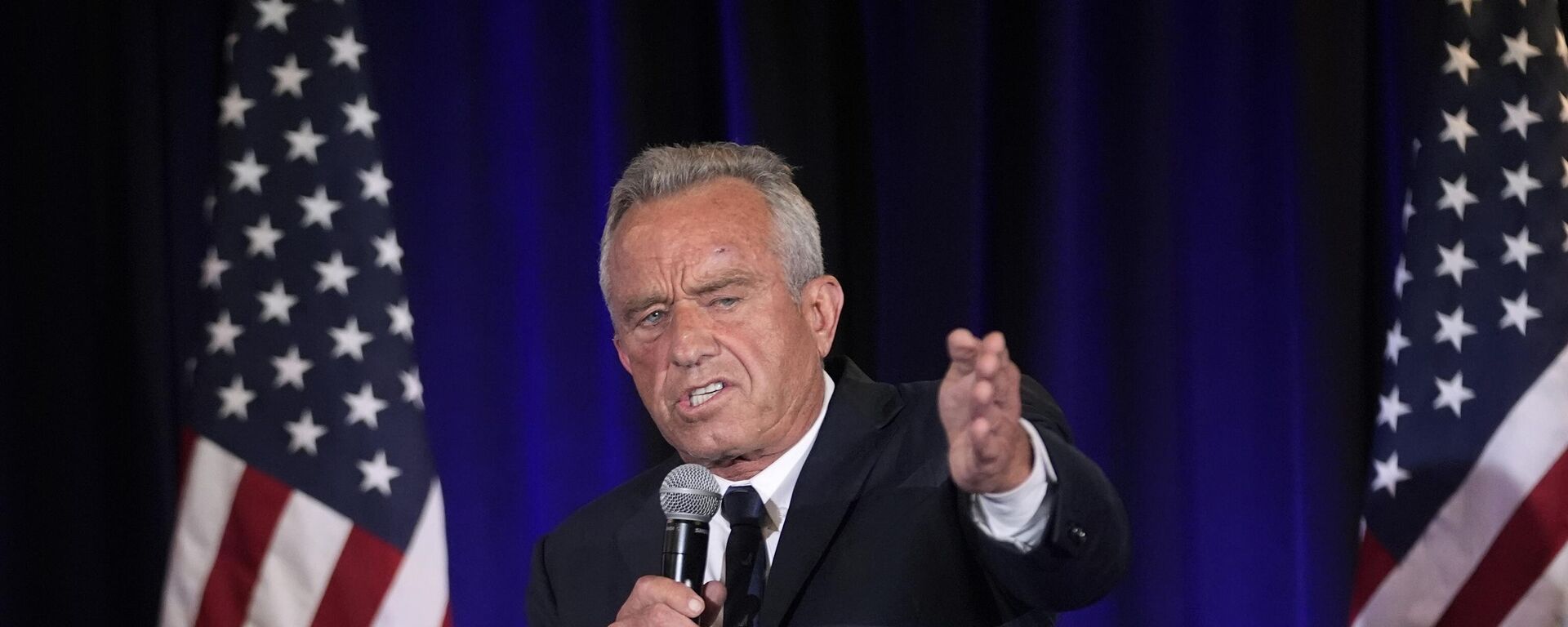 Robert F. Kennedy Jr., El candidato presidencial independiente, habla a sus partidarios durante una parada de campaña, el 13 de mayo de 2024, en Austin, Texas, EEUU - Sputnik Mundo, 1920, 05.09.2024