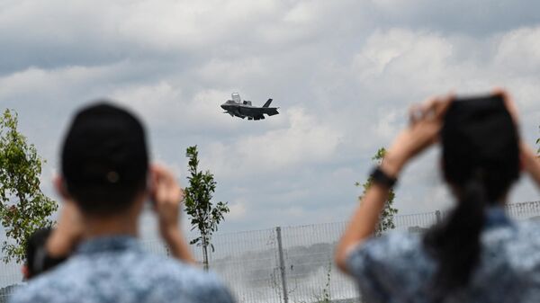 Un F-35B Lightning II del Cuerpo de Marines de EEUU - Sputnik Mundo