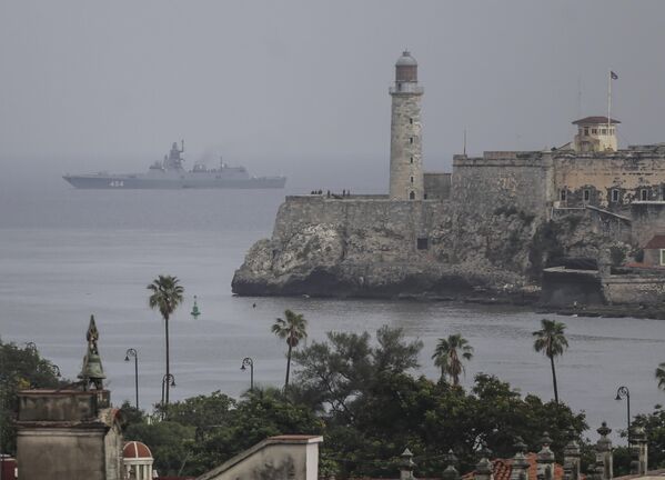 La fragata Almirante Gorshkov de la Armada rusa llega al puerto de La Habana. - Sputnik Mundo