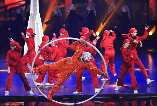 El 13 de junio, representantes de remo, tenis de mesa, sambo, natación sincronizada, gimnasia artística, halterofilia, tenis y wushu comenzarán su participación en los Juegos BRICS. - Sputnik Mundo