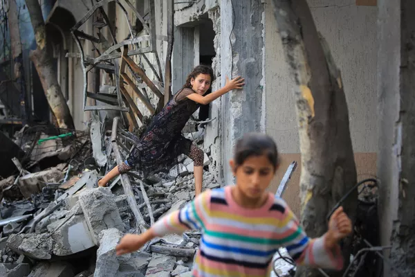 Una niña palestina en el centro de la Franja de Gaza. Una niña palestina en el centro de la Franja de Gaza. - Sputnik Mundo
