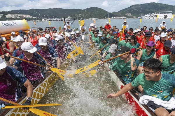 Carrera anual de barcos dragón en honor del Festival de Tuen Ng en Hong Kong. Carrera anual de barcos dragón en honor del Festival de Tuen Ng en Hong Kong. - Sputnik Mundo