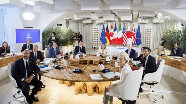 Líderes del G7 en la cumbre en Italia.  - Sputnik Mundo