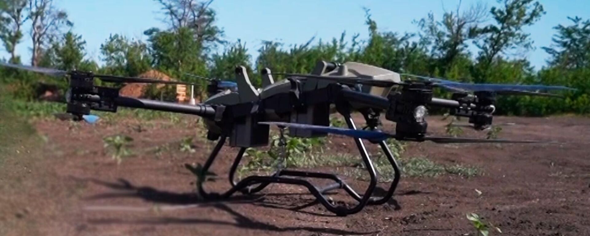 Fuerzas rusas presentan el dron de ataque y transporte Perun - Sputnik Mundo, 1920, 18.06.2024