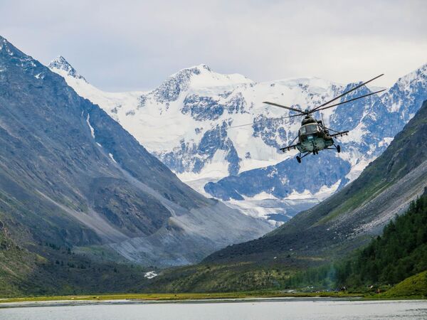 La principal montaña de Altai, Beluja, es conocida no solo como el centro del alpinismo y el senderismo. Muchos lo ven como &quot;el lugar del poder&quot; y &quot;la frontera de los mundos&quot;. Los budistas insisten en que fue aquí donde su deidad principal descendió a la tierra pecadora. En el pasado estaba prohibido subir a Beluja para no perturbar la Morada de los dioses. - Sputnik Mundo