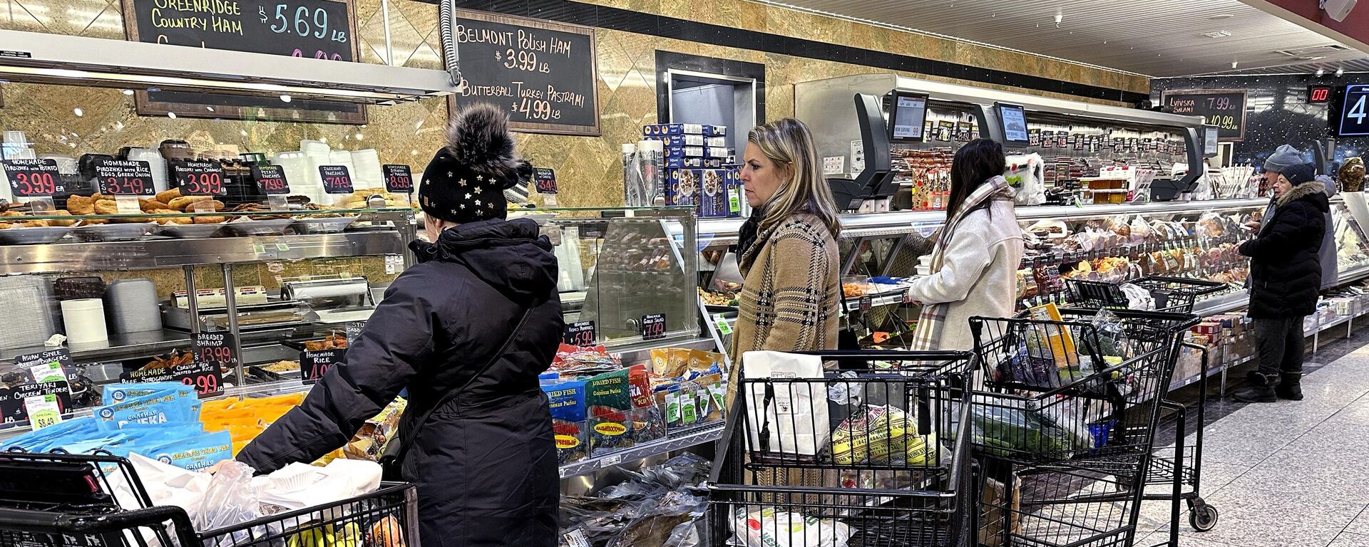 Compradores en una tienda de comestibles en Illinois, Estados Unidos - Sputnik Mundo, 1920, 23.06.2024