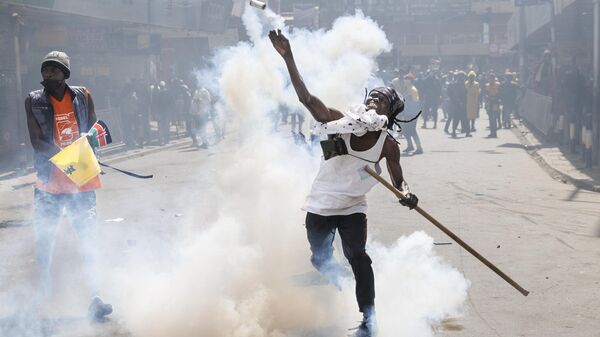 Un manifestante durante las protestas en Nairobi, capital de Kenia, el 25 de junio de 2024 - Sputnik Mundo