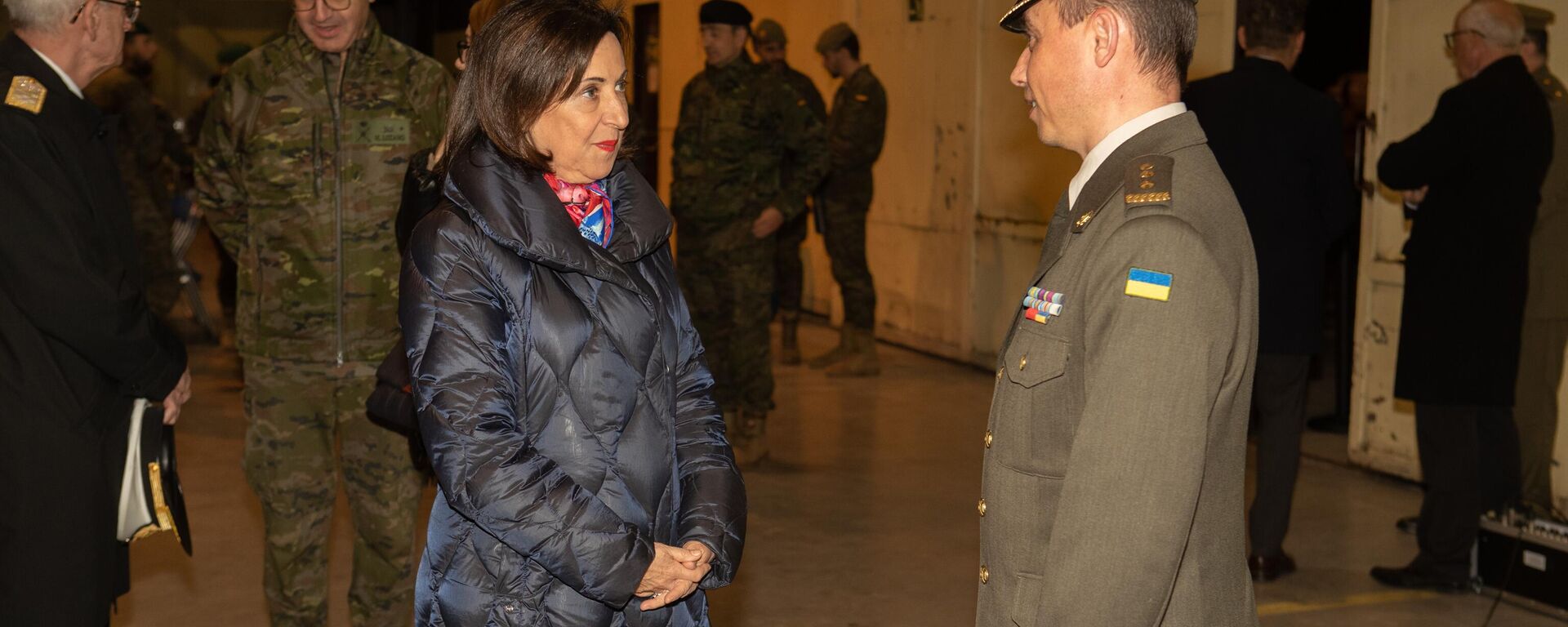 La ministra de Defensa, Margarita Robles, recibiendo en 2023 a militares ucranianos - Sputnik Mundo, 1920, 28.06.2024