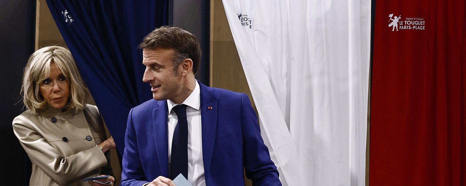 Emmanuel Macron, presidente de Francia, durante las elecciones anticipadas a la Asamblea Nacional, en París, el 30 de junio de 2024 - Sputnik Mundo, 1920, 21.09.2024