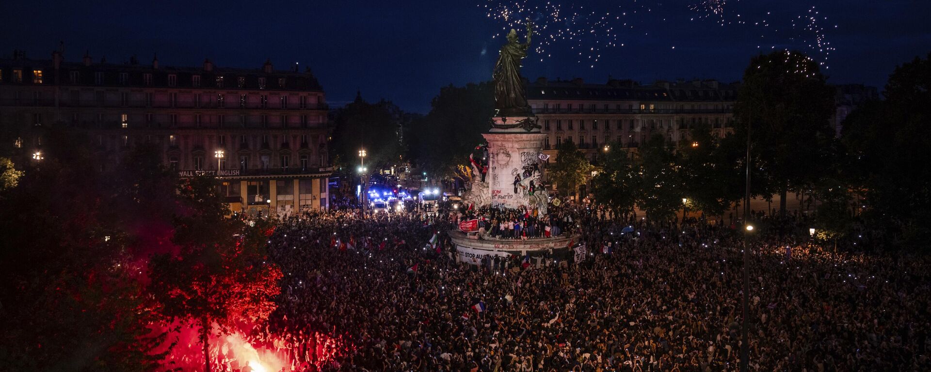 Celebración en París de la victoria de Nuevo Frente Popular - Sputnik Mundo, 1920, 07.07.2024
