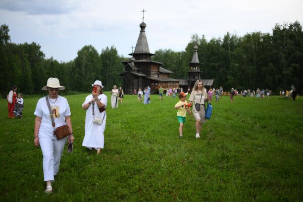 La fiesta demostró una vez más la diversidad cultural de Siberia como región formada históricamente por nativos de diversos territorios. - Sputnik Mundo