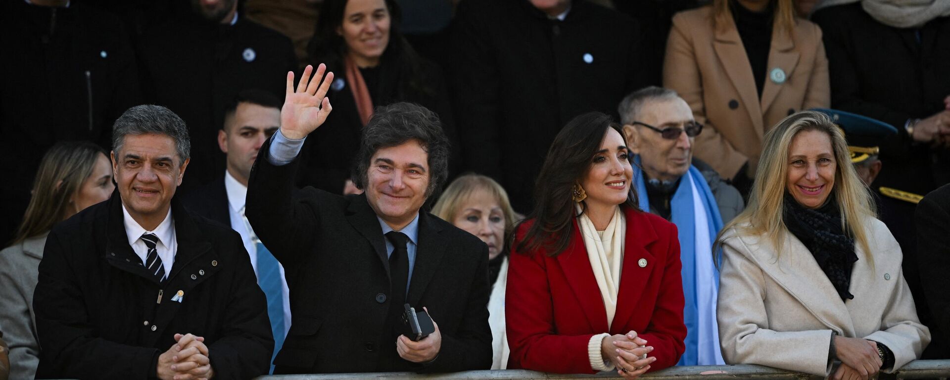 Javier Milei durante el desfile militar en el marco del día de la independencia argentina - Sputnik Mundo, 1920, 09.07.2024