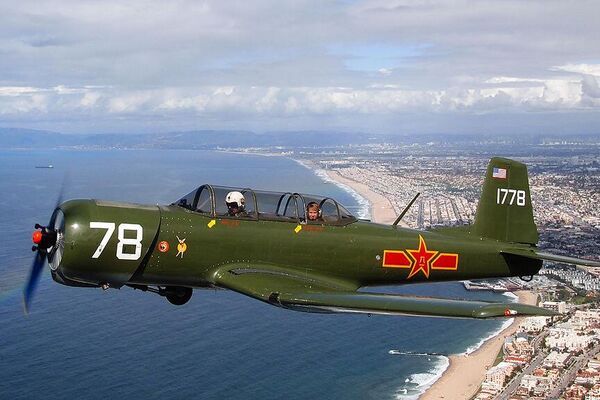 Avión de formación básica chino Nanchang CJ-6A. - Sputnik Mundo