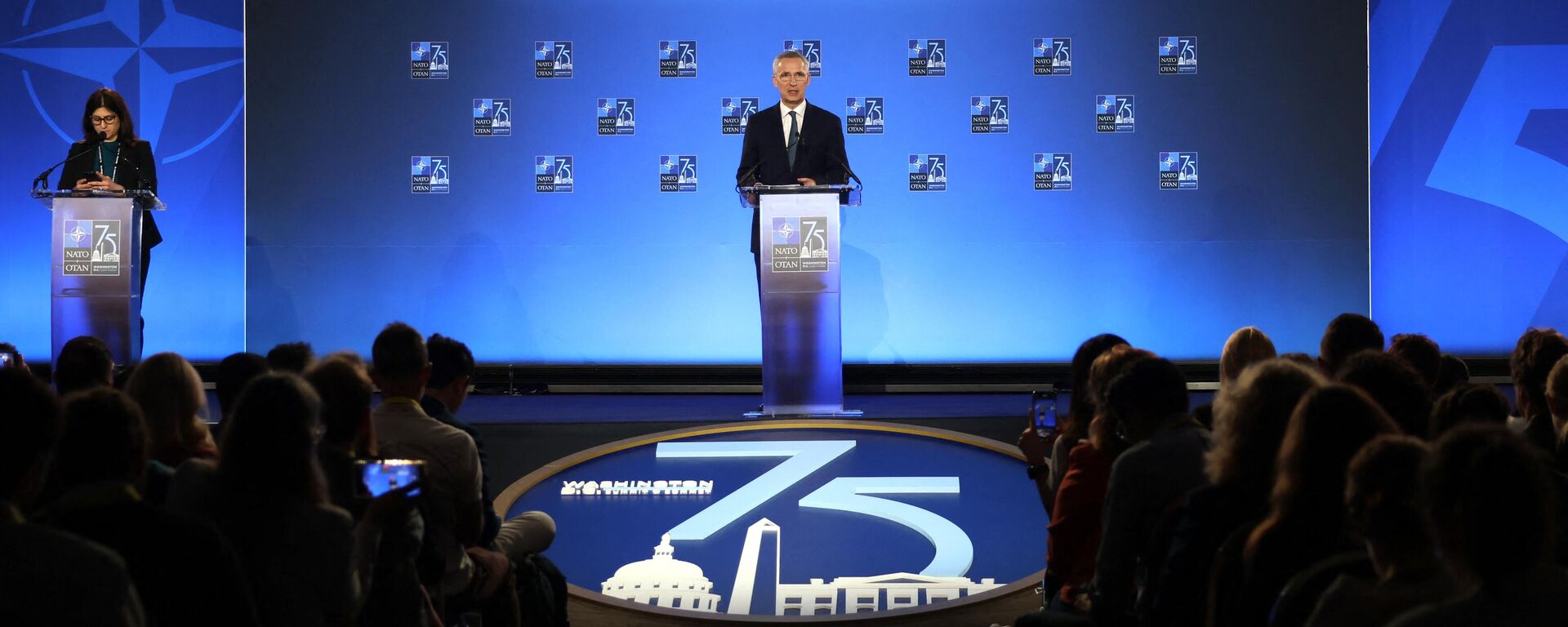 El secretario general de la OTAN, Jens Stoltenberg, durante una conferencia de prensa  - Sputnik Mundo, 1920, 25.07.2024