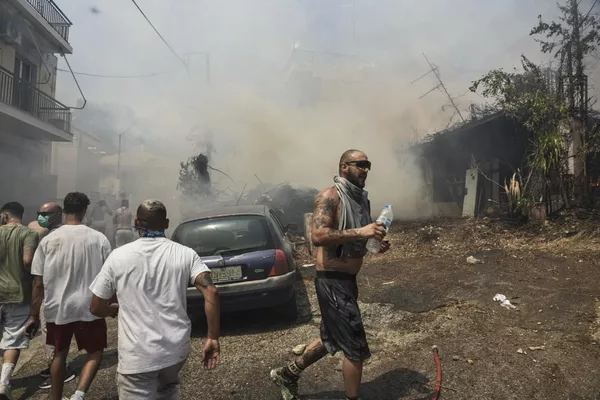 En 2024, Grecia registró su junio más caluroso desde 1960.En la foto: un incendio forestal cerca de la ciudad griega de Patras. En 2024, Grecia registró su junio más caluroso desde 1960.En la foto: un incendio forestal cerca de la ciudad griega de Patras. - Sputnik Mundo