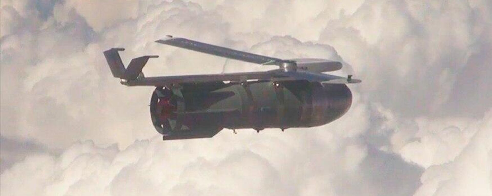  La Defensa rusa publica imágenes del uso de la bomba FAB-3000 con el kit de guiado y planeo UMPK  - Sputnik Mundo, 1920, 14.07.2024