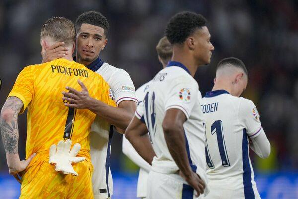 La Eurocopa de fútbol de 2024 con sede en Alemania tuvo lugar del 14 de junio al 14 de julio.En la foto: los jugadores de Inglaterra apenados por el resultado del partido, tras perder su segunda final consecutiva de la Eurocopa. - Sputnik Mundo