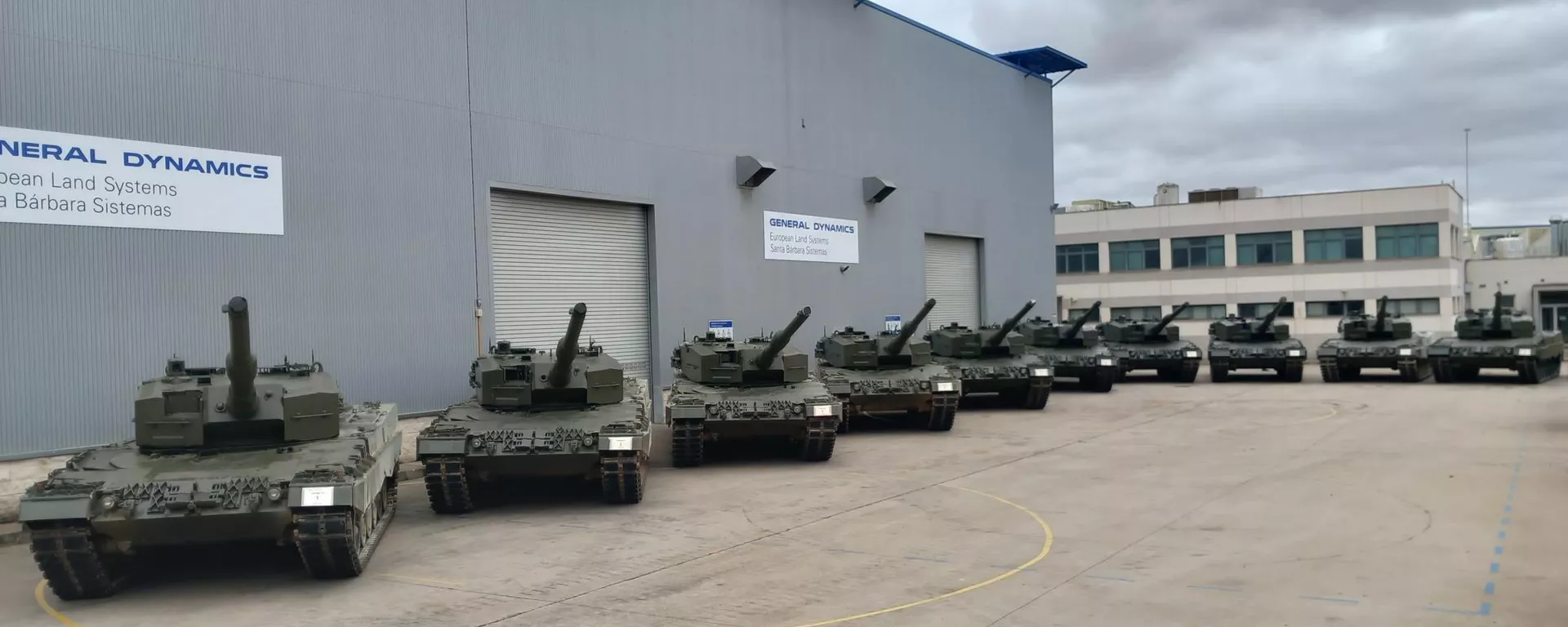 Los 10 Leopard 2A4 reacondicionados en las instalaciones de Santa Bárbara Sistemas - Sputnik Mundo, 1920, 16.07.2024