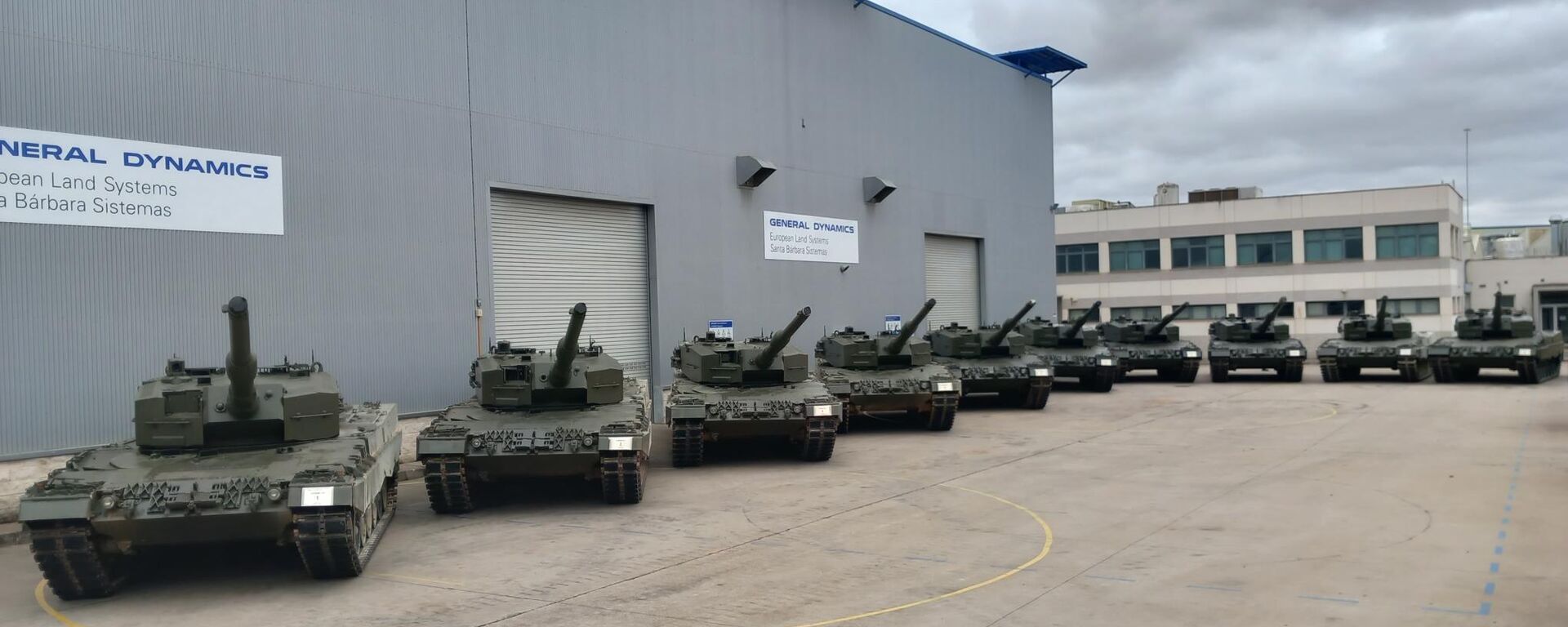 Los 10 Leopard 2A4 reacondicionados en las instalaciones de Santa Bárbara Sistemas - Sputnik Mundo, 1920, 16.07.2024